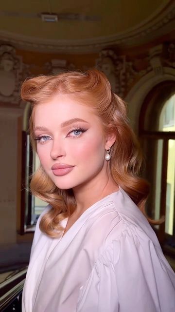 Ruiva do Instagram🧡 on Instagram: "Imagina usar essa Make no réveillon🧡✨" Wedding Makeup For Blue Eyes Ginger Hair, Red Hair Bridal Makeup, Ginger Bride Makeup, Wedding Makeup Red Hair, Red Head Makeup Looks, Baroque Makeup, Ginger Bride, Ginger Makeup, Makeup Redhead