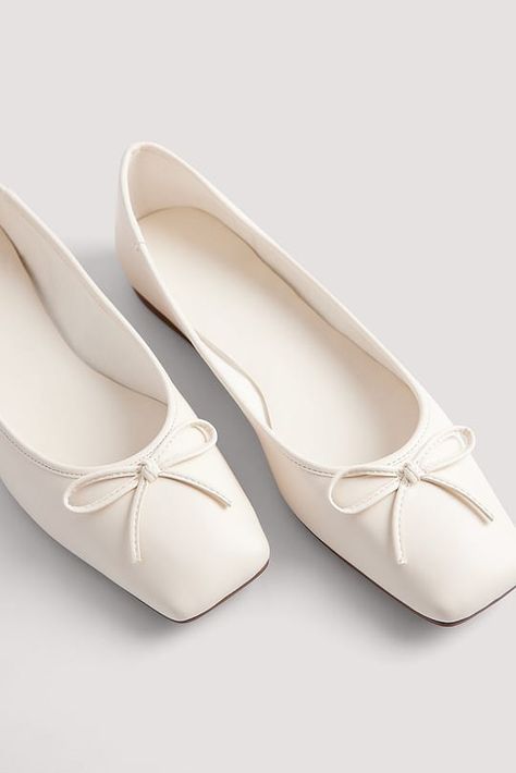 Ballerina Heels, Shoe Shelf, Ballerina Shoes, Future Fashion, Square Shape, Na Kd, Bow Detail, Beautiful Shoes, Ballerinas