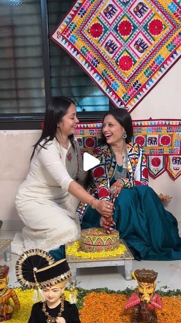 parthkiurvi on Instagram: "Cute glimpse from very beautiful traditional ceremony - Vana Rasam ✨  Bride @urvashigajera Groom @parth_blr Shot & edited by @shaadiwaadi.frameinn Account Managed by @shaadiwaadi.frameinn . . . . . #VanaRasam #TraditonalCeremony #Wed #Shaadi #Marriage #Proposal #Proposed #SheSaidYes #Engagement #MarryMe #EngagementBliss #Wedding #WeddingCountdown #IndianWedding #SaveTheDate #Countdown #HappilyEverAfter #BetterHalf #ParthKiUrvi" Vana Rasam Decoration For Home, Vana Rasam Outfit, Vana Rasam For Wedding, Vana Rasam, Engagement Ring Platter, Ring Platter, Wedding Countdown, Wedding Girl, Diy Lamp Shade