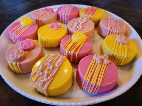 Pink And Yellow Desserts, Two Groovy Chocolate Covered Oreos, Chocolate Covered Strawberries Yellow, Pink And Yellow Chocolate Covered Pretzels, Pink Oreos Chocolate Dipped, Bday Treats, Lemon Oreos, Pink And Yellow Macarons, Oreo Ideas