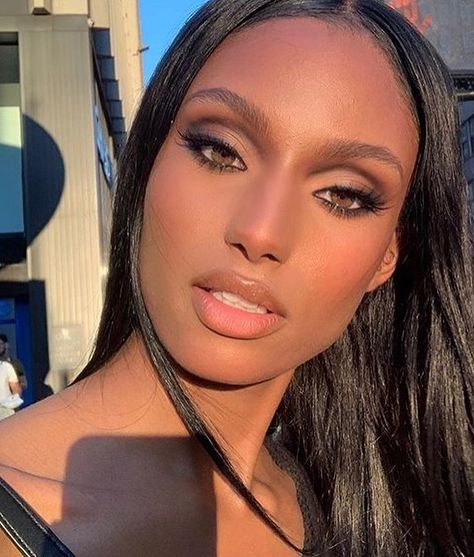 Black Smokey Eye Black Women, Brown And Black Smokey Eye Makeup, Eyeshadow Black Eyes, Smokey Makeup Black Women, Brown Smokey Eyeshadow Looks, Smokey Black Eye Makeup Black Women, Smokey Eye On Brown Skin, Cool Brown Smokey Eye, Smoky Black Eye Makeup Black Women