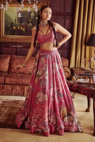 Sequin Blouse Designs, Raw Silk Lehenga, Sequin Blouse, Pink Lehenga, Red Lehenga, Wedding Lehenga, Silk Lehenga, Indian Fashion Designers, Bridal Lehenga