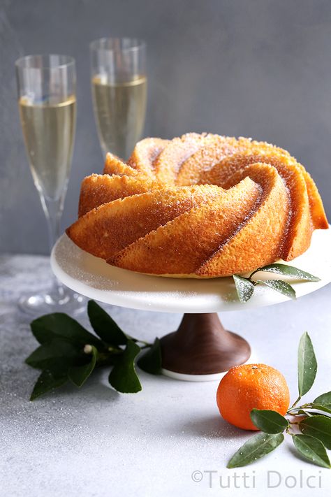 Dessert Bundt Cake, Champagne Bundt Cake, Celebratory Cake, Jelly Roll Cake, Cake Bundt, Champagne Cake, Citrus Recipes, Bundt Cake Recipe, Lemon Ice Cream