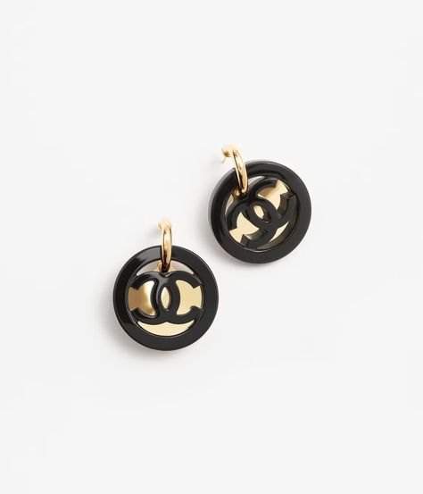 Pendant earrings - Metal & resin, gold & black — Fashion | CHANEL Eyewear Campaign, Japan Shopping, Chanel Watch, Eyewear Shop, Chanel Collection, Chanel Official, Chanel Official Website, Bridal Engagement Rings, Chanel Earrings