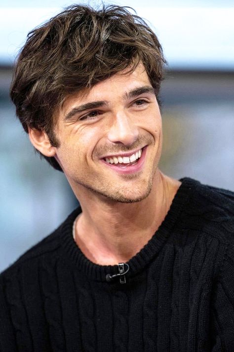 My Experience and Observation Jacob Elordi Haircut, Jacob Elordi Smile, Smash Board, Jacob Elordi, Mens Hairstyles Medium, Male Celebs, Celeb Crush, Male Actors, Male Man