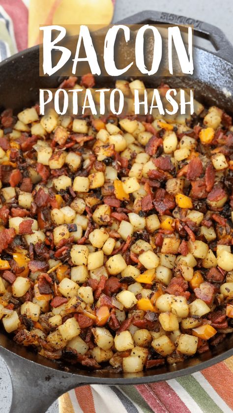 Bacon and Potato Hash Breakfast Potatoes With Bacon, Bacon And Potato Recipes, Potato Hashbrown Recipes, Scramble Recipes, Potatoes And Bacon, Sweet Potato Hash Recipe, Thanksgiving Potatoes, Making Bacon, Potato Hash Recipe