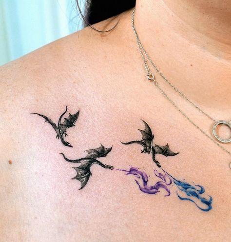 Small Feminine Dragon Tattoos, Small Wyvern Tattoo, Baby Dragon Tattoo For Women, Lightning Dragon Tattoo, Girly Dragon Tattoo, Forth Wing Tattoo Ideas, Toothless Tattoo Night Fury, Dragon Flying Tattoo, Dragon Tales Tattoo