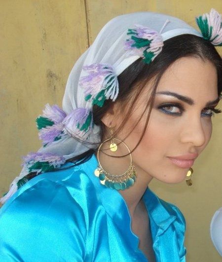 (1) Tumblr Persian Beauty Secrets, Arab Hairstyles, Arabic Turban, Arab Core, Arabian Eyes, Belle Delphine, Makeup And Hairstyle, Evening Mini Dresses, Mysterious Girl