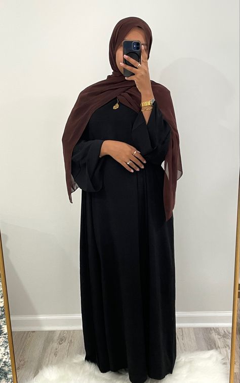 Black abaya set Black Abaya Style Hijab Outfit, Black Hijab Style, Black Abaya Outfit Ideas, All Black Hijab Outfit, Black Abaya Fashion, Black Abaya Aesthetic, Black Abaya Outfit, Simple Abaya Black, Black Hijab Dress