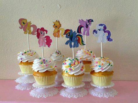 Pony Party Theme, Pony Cupcakes, My Little Pony Cupcakes, School Cupcakes, My Little Pony Cake, My Little Pony Birthday Party, Little Pony Cake, Pony Birthday Party, Little Pony Birthday Party