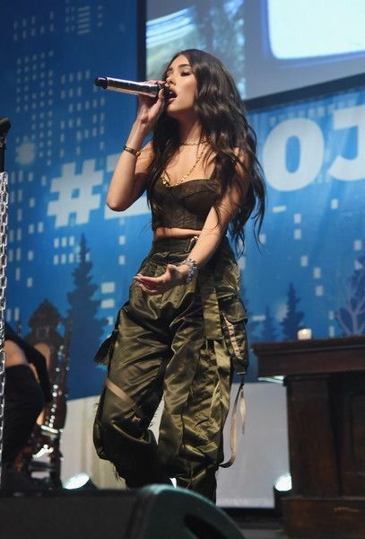 Air Jordan Dunk Low, Jordan Dunk Low, Jordan Dunk, Madison Beer Hair, Estilo Madison Beer, Madison Beer Style, Madison Beer Outfits, Beer Photos, Beer Outfit