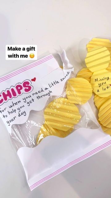 Diy Best Friend Gifts, Diy Crafts For Teens, Diy Birthday Gifts For Friends, Proposals Ideas, Seni Dan Kraf, Pinterest Diy Crafts, Fun Crafts To Do, Hoco Proposals, Pinterest Diy