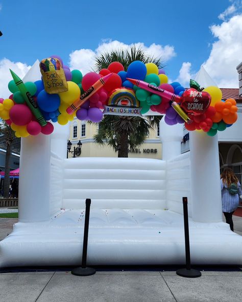 🎈Back to School events🎈 🎈✨ Get ready to elevate your back-to-school events with vibrant balloon decor! 📚🌟 Whether you're celebrating the start of a new school year or hosting a fun gathering, our colorful balloon arrangements are here to brighten up the occasion. 🎉 From whimsical arches to playful balloon bouquets, we've got everything you need to create a picture-perfect backdrop that students will love! 🎈💫 Let's make this school year extra special with a pop of color and a lot of fun! 🎓🌈 ... School Balloon Garland, Back To School Balloon Garland, Balloon Arrangements, Balloon Decor, Colourful Balloons, School Events, Balloon Bouquet, New School Year, New School