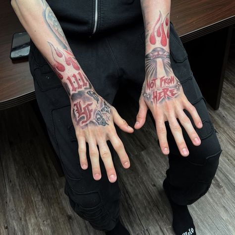 Nba Tattoo, Darkside Tattoo, Hand Tattoo Images, Mens Body Tattoos, Black Men Tattoos, Hard Tattoos, Web Tattoo, Saved Tattoo, Men Tattoos Arm Sleeve