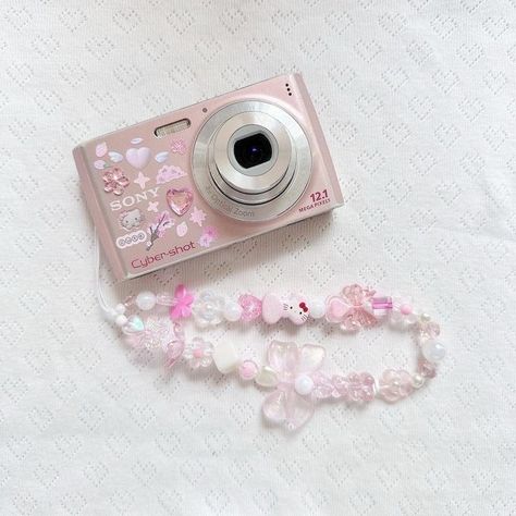 Digi Camera, Camera Decor, Pink Camera, Cute Camera, Retro Gadgets, Hello Kitty Birthday, Pink Girly Things, Birthday Wishlist, Vintage Cameras