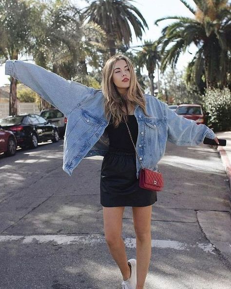 Oversized Jean Jacket Outfit, Baguio Outfit, Denim Shirt Outfits, Denim Jacket Diy, Oversized Jacket Outfit, Denim Jacket Outfit Ideas, Oversized Denim Jacket Outfit, Jean Jacket Outfit, Jacket Outfit Ideas