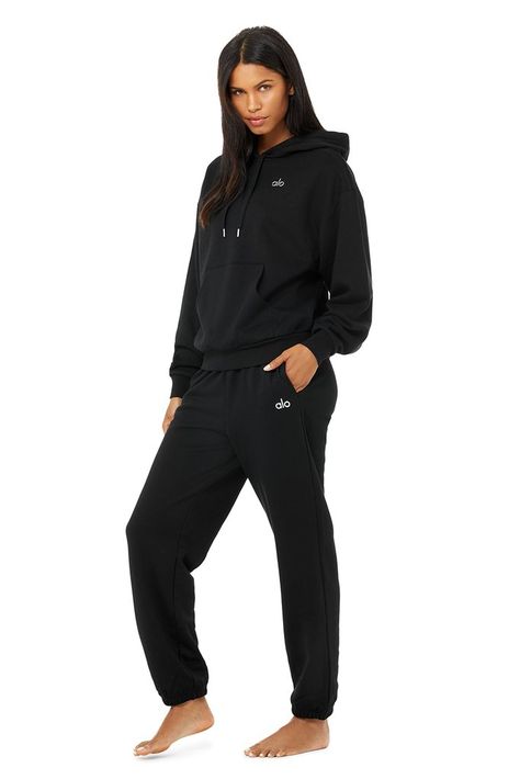 Accolade Hoodie & Accolade Sweatpant Set - Black | Alo Yoga Alo Sweat Set, Alo Hoodie, Accolade Sweatpant, Alo Set, Alo Yoga Set, Alo Yoga Outfit, Outfit School, Sweatpants Outfit, Joggers Outfit