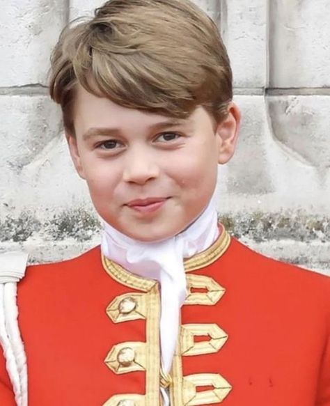 @thewindsorsfamily • Instagram photos and videos Prince George Photos, Prince William Kids, Prince Georges, Prince George Alexander Louis, George Alexander Louis, Wales Family, Royal Family England, Prince William And Catherine, Royal Prince