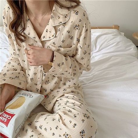 Pajamas Aesthetic, Pijamas Women, Sleepwear Women Pajamas, Floral Pajama Set, Cute Pjs, Cute Pajama Sets, Pajama Suit, Floral Pajamas, Cute Pajamas