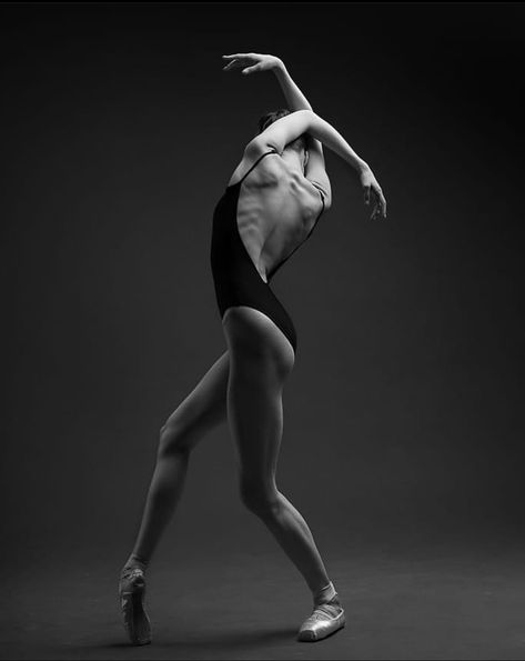 Contemporary Dance Photography Poses, Contemporary Dance Photography, Ballet Photography Poses, Dance Picture Poses, Dance Photo Shoot, Dancer Photography, Dance Photography Poses, Ballet Poses, Body Photography