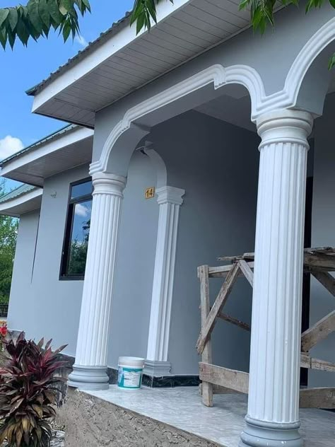 House Pillars Exterior Design, Pillar Designs For House, Exterior Moulding Ideas, House Pillars Columns Exterior, House Pillars Exterior, Modern Arches Interior, Front Arch Design, Modern Pillar Design, Front Pillar Design