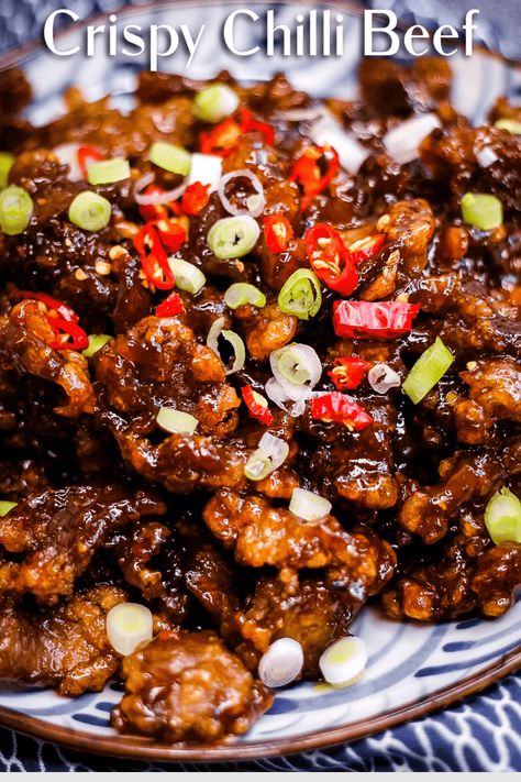 Chilli Beef Recipe, Sweet Spicy Sauce, Crispy Chilli Beef, Crispy Beef, Green Beans With Bacon, Beef Strips, Fried Beef, Restaurant Dishes, Deep Fryer