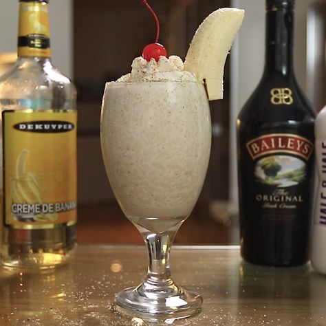 The Flying Monkey - Tipsy Bartender Dessert Drinks Alcohol, Boozy Milkshake Recipes, Monkey Cocktail, Banana Cocktail, Banana Cocktails, Boozy Milkshake, Liqueur Drinks, Baileys Original, Liquor Recipes