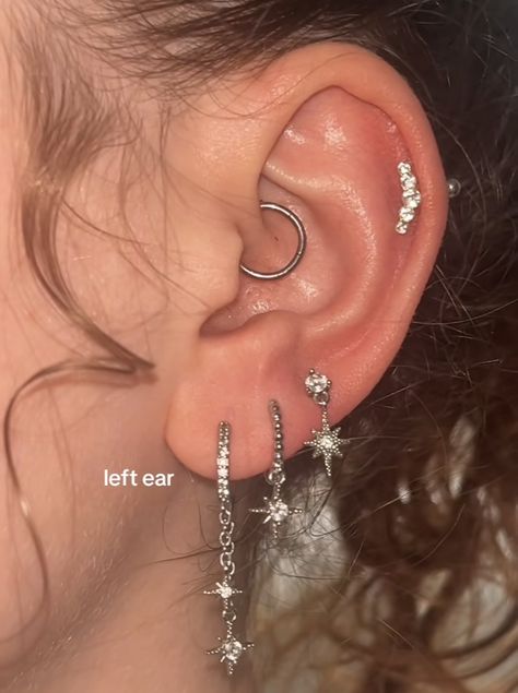 Piercing Set Up, Fun Piercings, Ušný Piercing, Ear Peircings, Nail Piercing, Piercing Inspo, Cool Ear Piercings, Pretty Ear Piercings, Cute Piercings