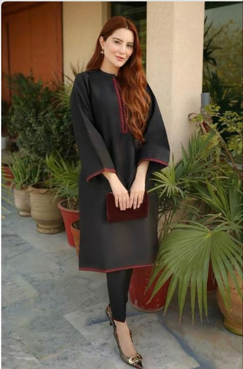 Plain Woolen Suit Design, Plain Dress Designs Pakistani Winter, Simple Plain Suit Designs Pakistani, Plain Black Suit Designs Pakistani, Short Shirt With Plazo Casual, Plain Black Dress Outfit Ideas, Plain Suit Designs Pakistani, Black Suit For Women Pakistani, Winter Kurta Designs For Women