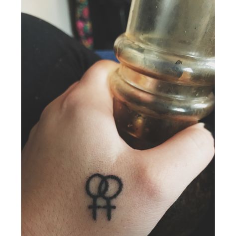 Lesbian stick and poke stick n poke tattoo femme hand tat Lesbian Finger Tattoo, Lesbian Sign Tattoo, Lesbian Symbol Tattoo, Lesbian Tattoo Ideas Design, Gay Tattoo Ideas, Wlw Tattoos, Small Bff Tattoos, A Lot Of Tattoos, Lgbt Tattoos