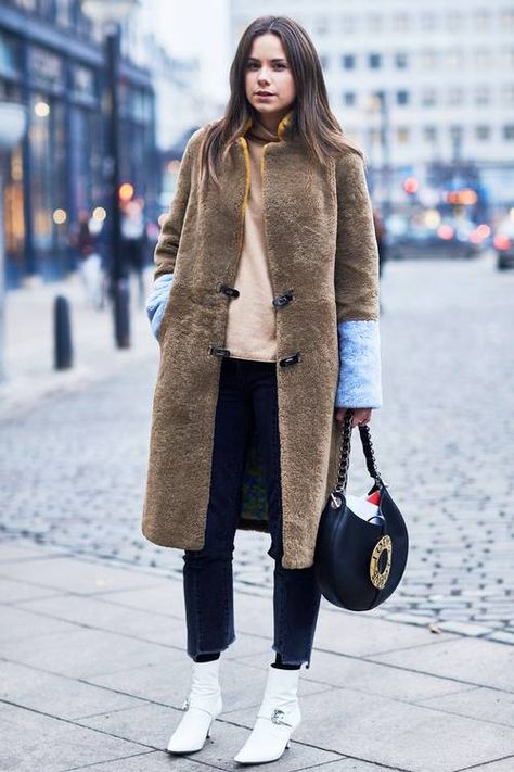 Winter Ready: What to Wear in 30-Degree Weather | Who What Wear UK 30 Degree Weather Outfit, Don't Know What To Wear, White Ankle Boots, Quoi Porter, Outfit Formulas, Pierre Hardy, Only Shoes, Cold Weather Outfits, White Boots