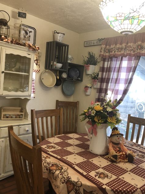 90s Country Home Decor, 80s Country, 90s Country, Country Dining Rooms, Country Dining, Prim Decor, Country Decorating, Country Decor Rustic, Decorating Style