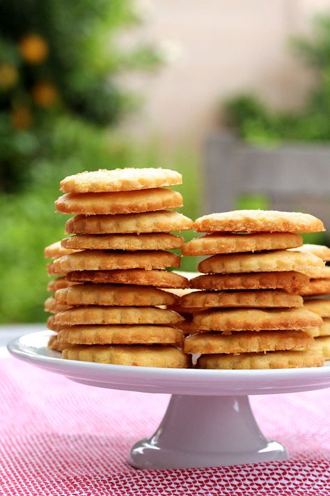 Sable Cookie, Spring Weekends, Cornmeal Cookies, Sable Cookies, Corn Cookies, Cornbread Cake, Sweet Cornbread, No Flour Cookies, Cookie Cups