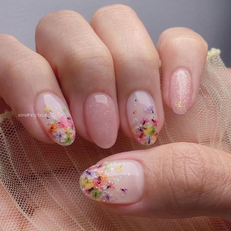 Spring 23 Nail Trends, Spring Nail Art Designs Classy, Spring Wedding Nails, Spring Nails2023, Floral Spring Nails, Early Spring Nails, Spring Floral Nails, Nails Asian, Springtime Nails