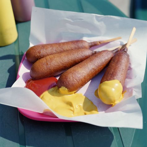 Even those proudest to be an American can probably agree on this: Our country has produced some truly vile foods. Corn Dog Batter, Corn Dog Muffins, Corndog Recipe, Mini Corn Dogs, State Fair Food, Texas State Fair, Jiffy Corn Muffin Mix, Cheesy Corn, Baked Corn