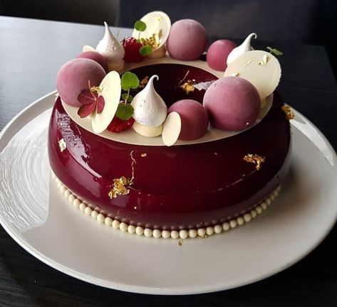 Entremet Layers, Fancy Desserts Recipes, Fine Dining Desserts, Art Of Cooking, Pastry Design, Chocolate Cake Designs, Gourmet Desserts, Cake Truffles, Bakery Desserts