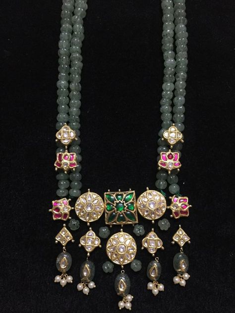 Moti Jewellery, Thappa Jewellery, Statement Jewelry Outfit, Jadau Jwellery, Layered Jewellery, Amrapali Jewellery, Antique Necklace Gold, Designer Diamond Jewellery, Beaded Jewelry Necklaces