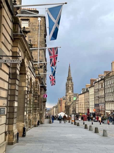 Royal Mile in Edinburgh, Scotland Edinburgh Aesthetic Wallpaper Iphone, Edinburgh Aesthetic Wallpaper, Edinburgh Royal Mile, Edinburgh Background, Edinburgh Scotland Aesthetic Rain, The Royal Mile Edinburgh, Royal Mile Edinburgh, Life In The Uk, Edinburgh Travel