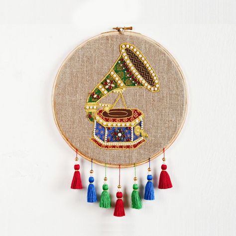 Loop Embroidery Wall Art, Instrument Wall, Boho Bag Charm, Dimensional Embroidery, Diy Daybed, Mandala Jewelry, Embroidery Frame, Clock Painting, Embroidery Hoop Wall