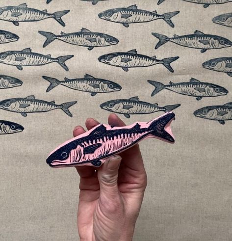 Rubber stamp fish hand carved stamp mounted or unmounted | Etsy Fish Stamp, Lino Ideas, Fish Nature, Linocut Printmaking, Lino Art, Hand Carved Stamps, Lino Printing, Stamp Carving, Handmade Stamps