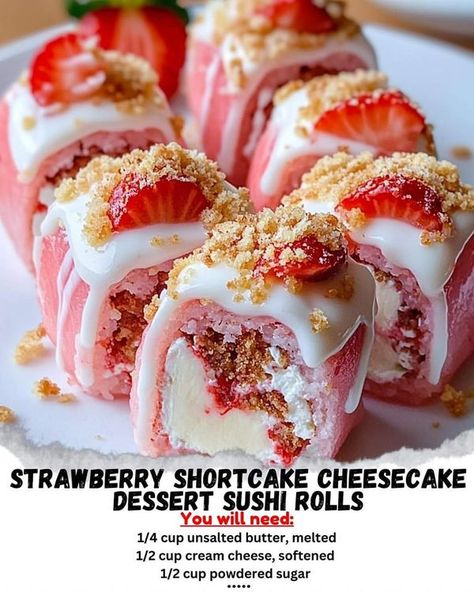 Strawberry Shortcake Cheesecake, Dessert Sushi, Peppermint Cheesecake, Cheesecake Dessert, Strawberry Dessert Recipes, Homemade Meals, Soft Foods, Rich Desserts, Dessert Toppings