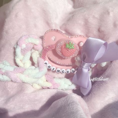 Age Dreaming Aesthetic, Pet Space Aesthetic, Cute Pacifier Aesthetic, Pacifiers Aesthetic, Cute Binkies, Pacify Her Aesthetic, Régression Age, Little Safe Space Aesthetic, Pacifier Aesthetic