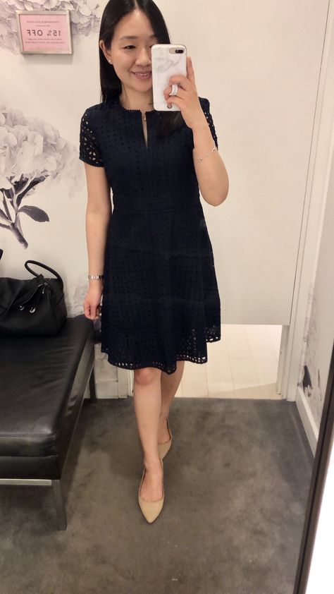 Black Eyelet Dress Outfit, Eyelet Dress Outfit, Black Eyelet Dress, Casual Frocks, Look Formal, Fitting Room, Petal Sleeve, Kareena Kapoor, Formal Casual