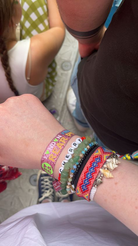 Tomboy Bracelets, Wristband Aesthetic, Wrist Full Of Bracelets, Casual Festival Wristband Bracelet, Summer Festival Hippie Braided Bracelets, Edgy Festival Wristband Bracelet, Summer Hippie Woven Braided Bracelets, Lots Of Bracelets On Wrist Grunge, Tiny Aesthetic