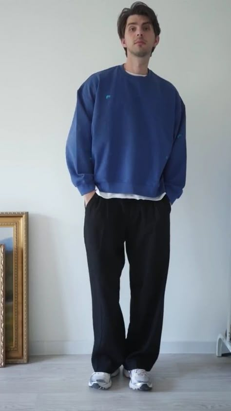 Blue Outfit Aesthetic Men, Going Out Outfits Men, Japan Outfit Winter, Sweatshirt Outfit Men, 6th Form Outfits, Track Pants Outfit, Guys Fits, Clean Fashion, Trendy Boy Outfits