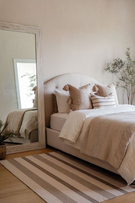 A cozy guest room with neutral tones, boho-style decor, and natural elements like pampas grass and plants. Cute Guest Bedroom Ideas, Guest Bedroom Designs, Cozy Guest Room, Guest Room Ideas, Guest Bedroom Inspiration, Guest Bedroom Ideas, Cozy Guest Rooms, Guest Bedroom Design, Air Bnb