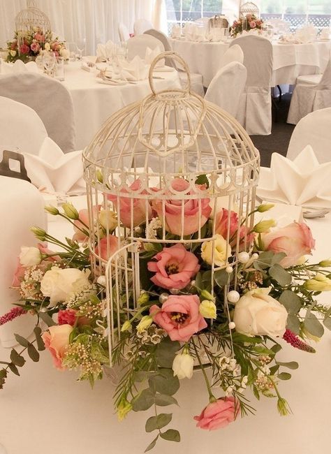 Cage Centerpiece, Bird Cage Ideas, Bird Cage Centerpiece, Wedding Flowers Greenery, Vintage Tea Parties, Cage Decor, Wedding Birdcage, Bird Cage Decor, Spring Centerpiece