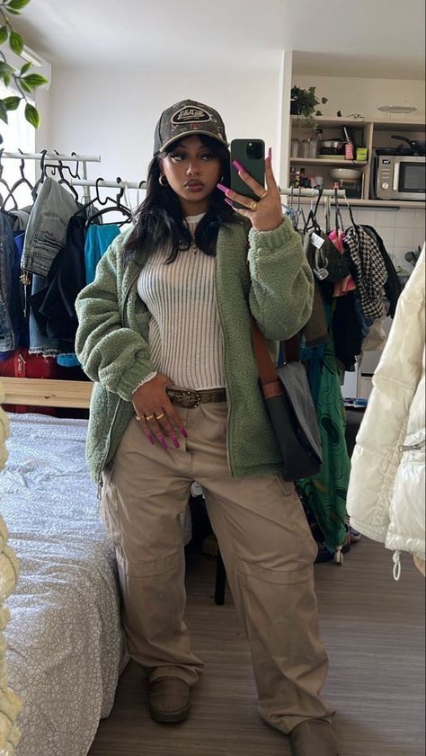 Hip Hop 90, Pakaian Hipster, Boyish Outfits, Mode Zara, Look Plus Size, Earthy Outfits, Mia 3, Tomboy Outfits, Streetwear Fashion Women