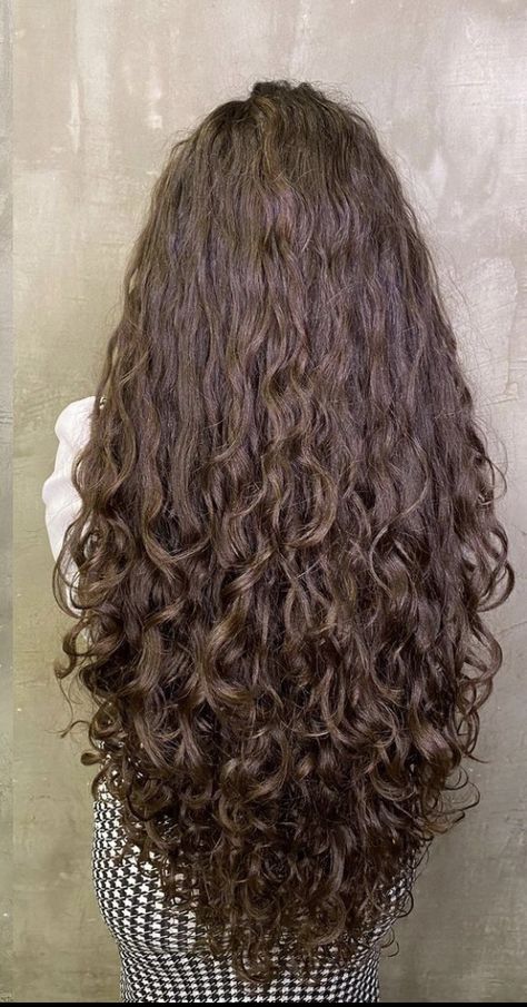 Long Thick Curly Hair, Layered Curly Haircuts, Natural Curly Hair Cuts, Long Healthy Hair, Curly Hair Photos, Hair Remedies For Growth, Thick Curly Hair, Beautiful Curly Hair, Beautiful Long Hair