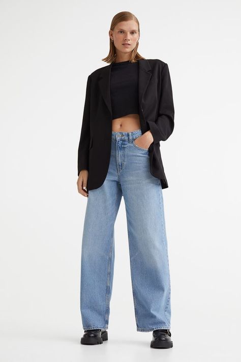 20 H&M Must Haves You'll Wear on Repeat This Fall Must Have Jeans, Low Jeans, High Waisted Wide Leg Jeans, Moda Denim, Style Makeover, Wide Jeans, M Jeans, H&m Jeans, Low Rise Jeans